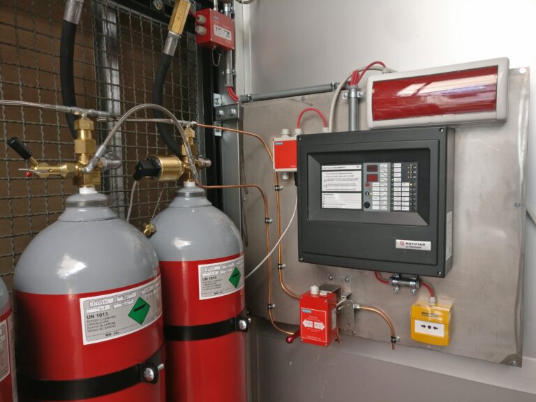 Spegnimento CO2 magazzino solventi